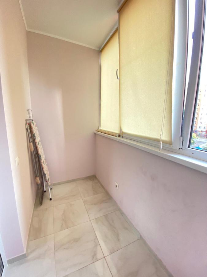 Two Bedroom Large Apartment In Chişinau Exteriör bild