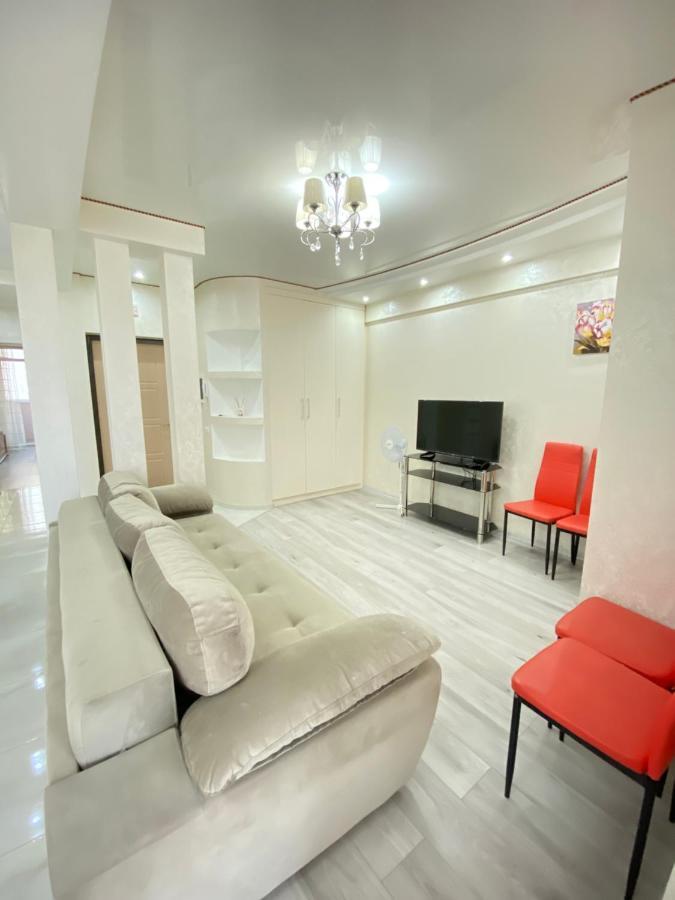 Two Bedroom Large Apartment In Chişinau Exteriör bild