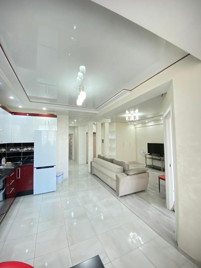 Two Bedroom Large Apartment In Chişinau Exteriör bild