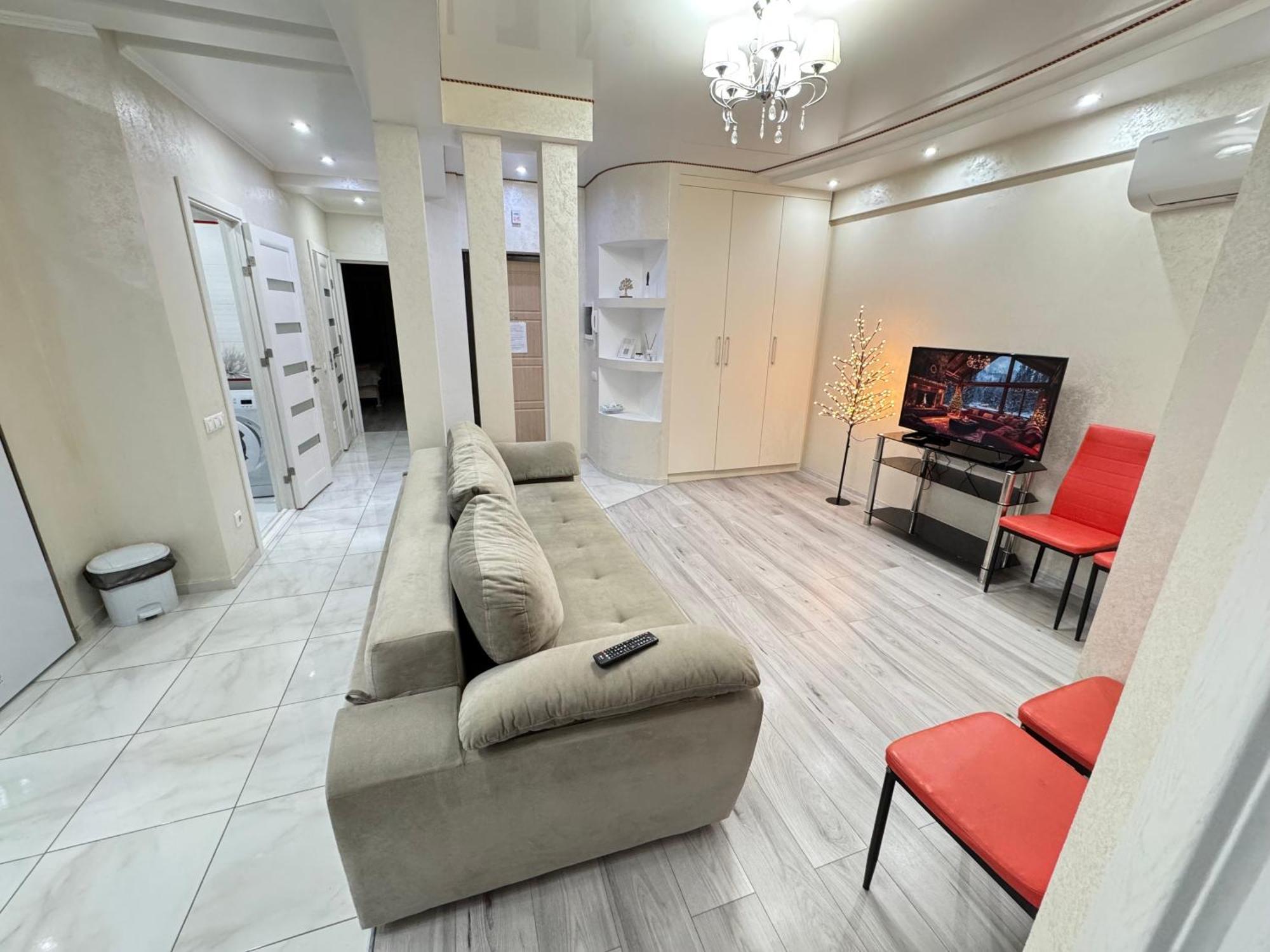 Two Bedroom Large Apartment In Chişinau Exteriör bild